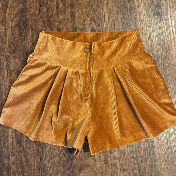 Bozzolo Pants - Bozzolo Copper Velour Ribbed Zip Front High Rise Shorts Women’s Size Large